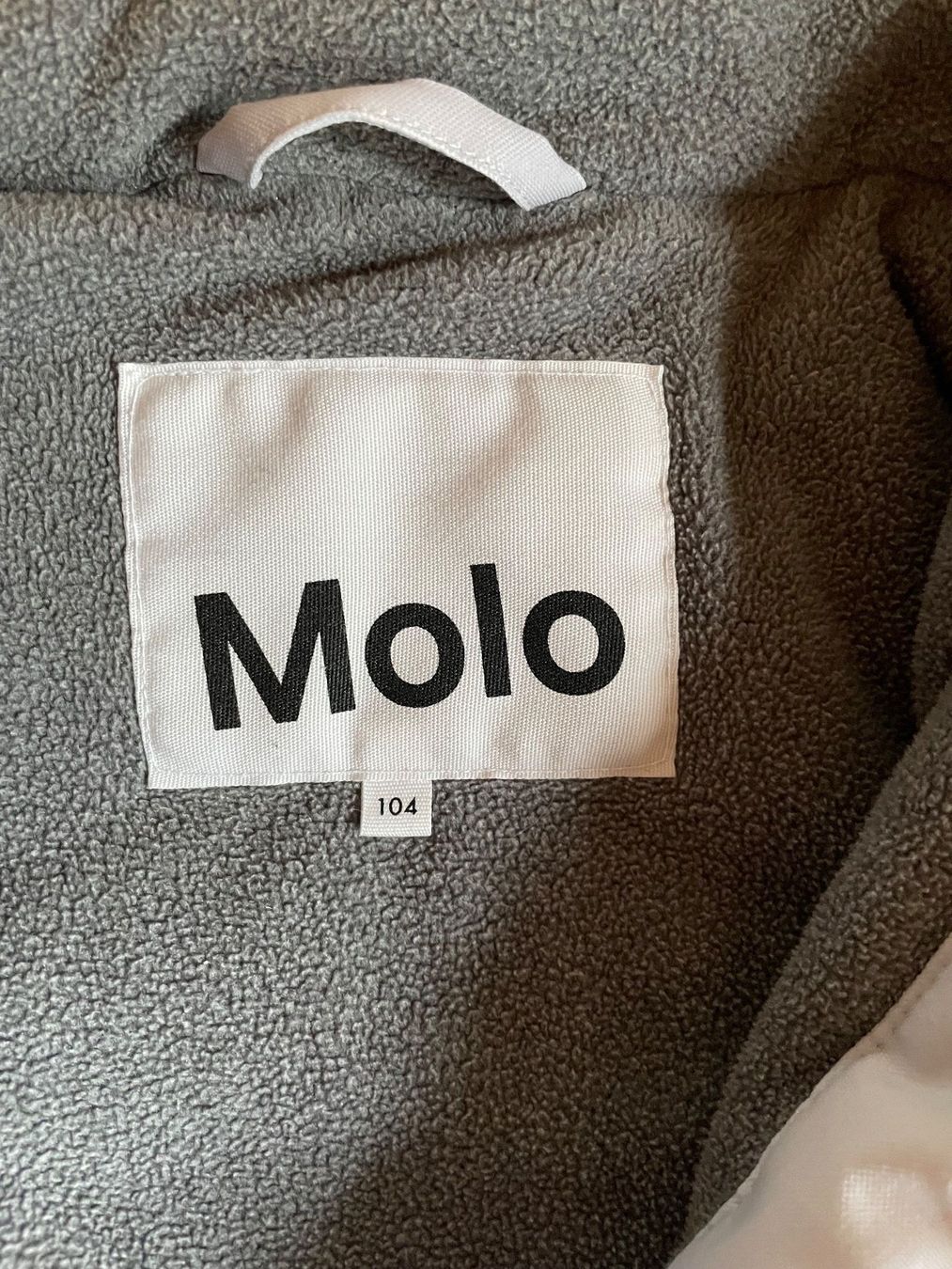 Molo Giacche & Cappotti: Winterjacke von MOLO, Gr. 104, Pferdedesign – Usato da Cham venduto da 2eye 2