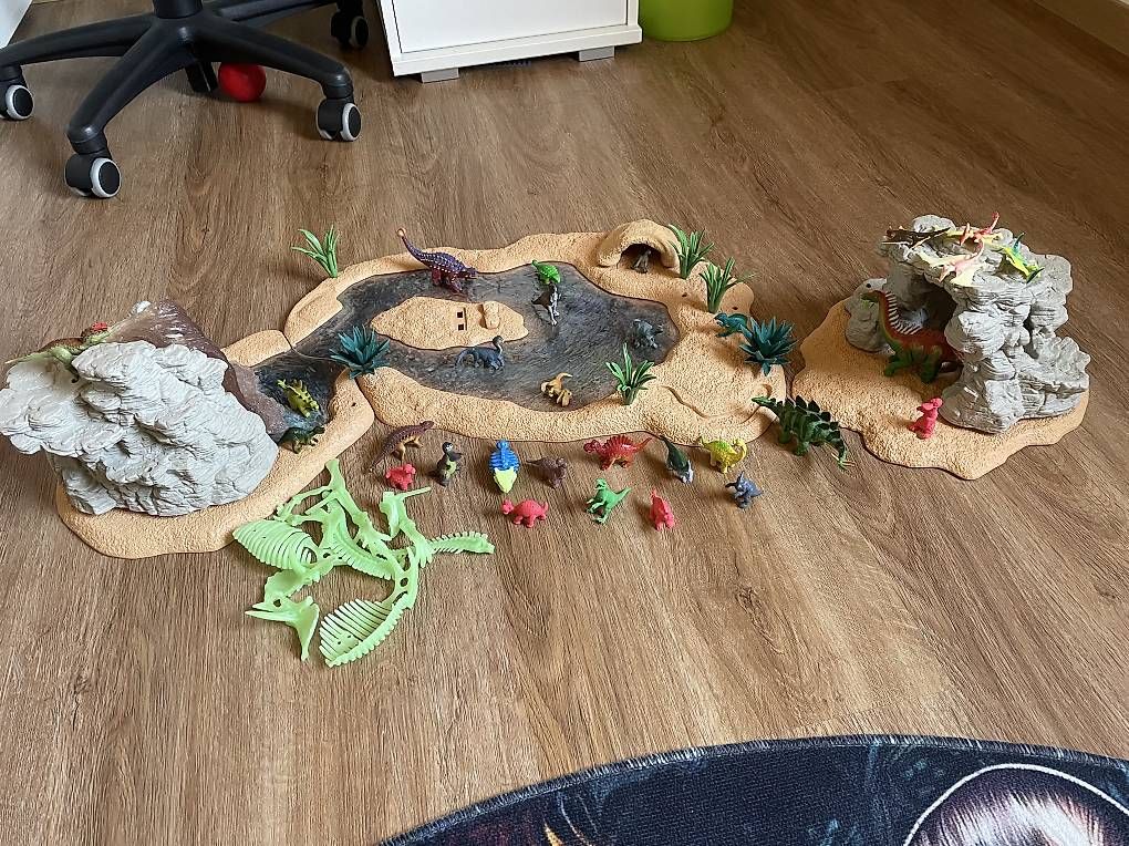 Giocattoli: Dinos – Usato da Thörigen venduto da sabe82 1