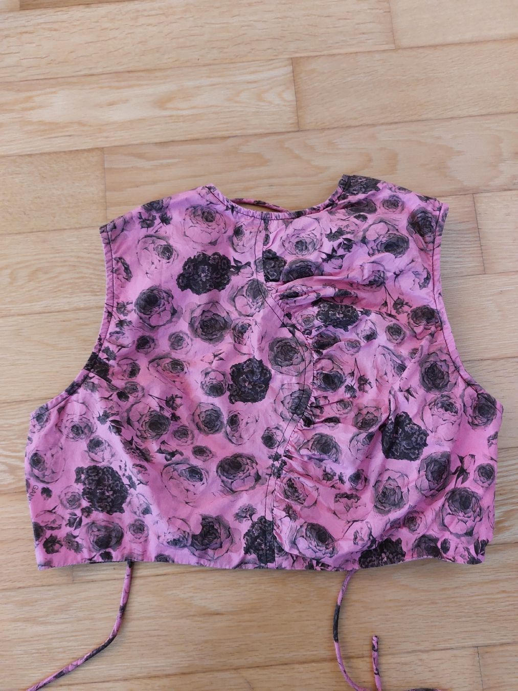 Ganni Top: crop top Ganni – Usato da Fribourg venduto da charlottej02