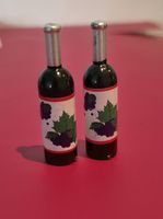 zwei Flaschen Rotwein für Puppenhaus/Puppenstube