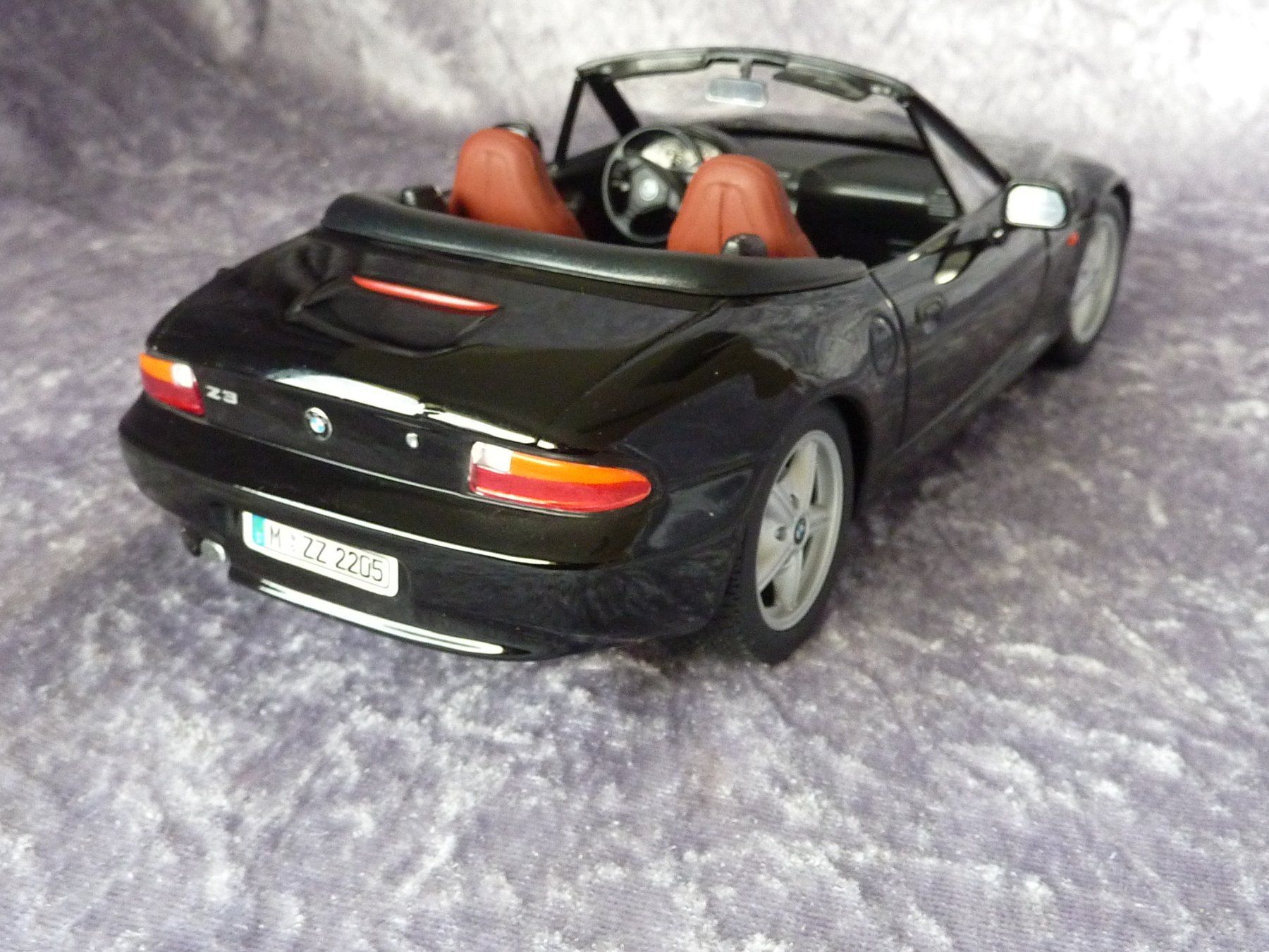 UT Models Modellini d'auto: BMW Z3 Roadster 1:18 – Nuovo (secondo la descrizione) da Dürrenäsch venduto da modellautos4you 4