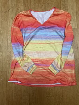 Buntes Shirt, neuwertig, Gr. M, ideales Sommeroberteil