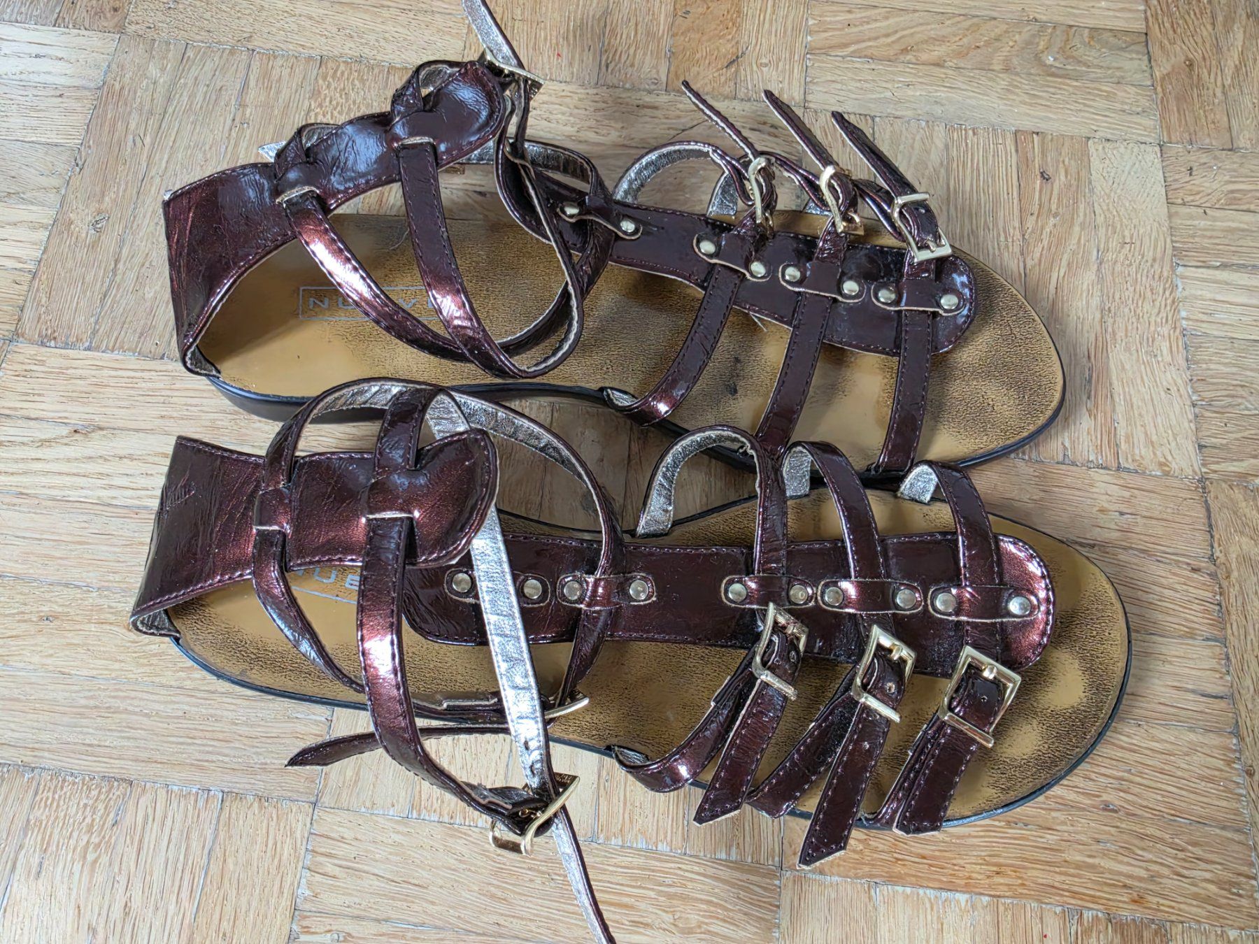 Scarpe da donna: Römersandalen Nueve Gr. 39 – Usato da Stäfa venduto da flamingo_17