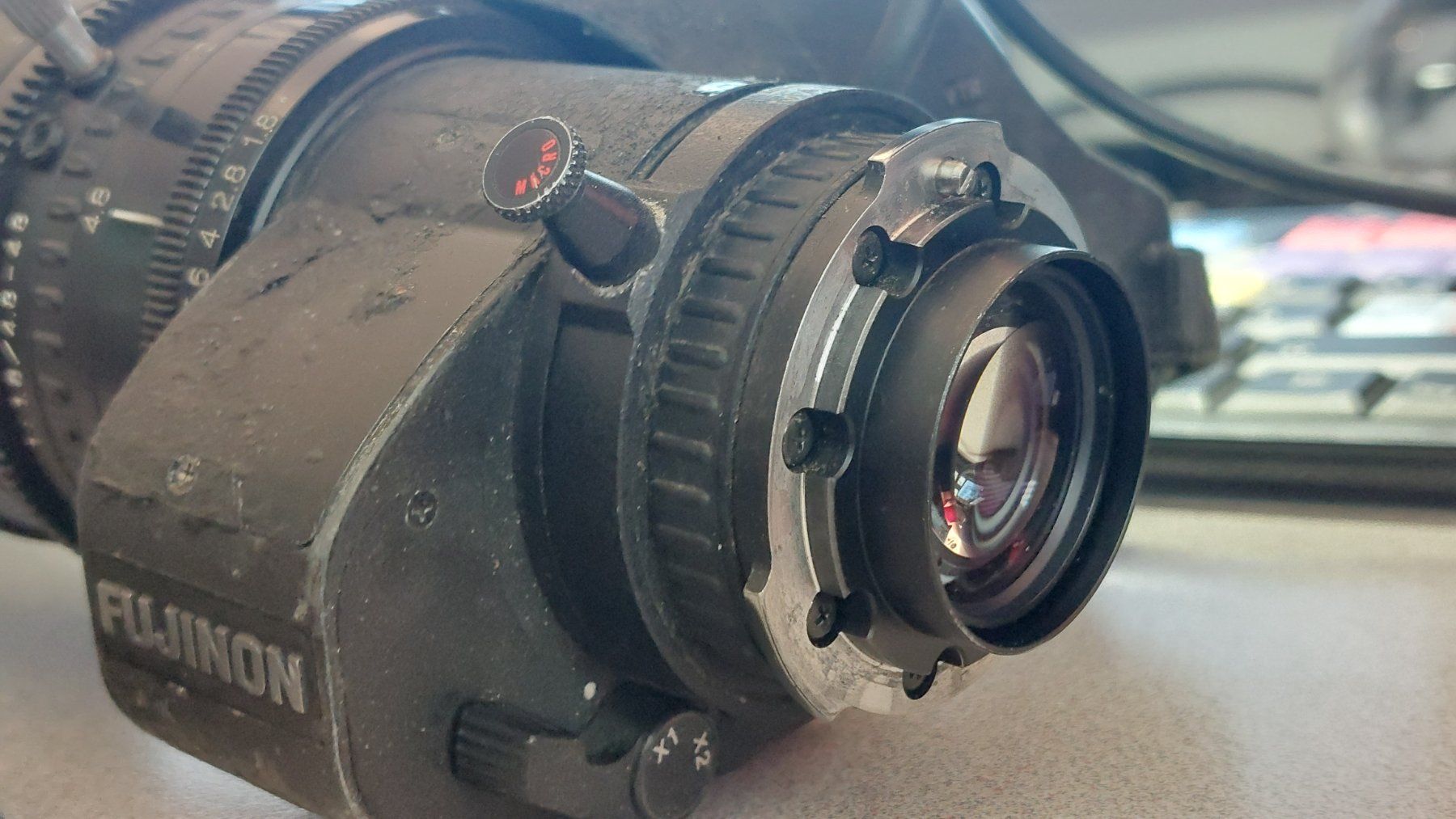 Blackmagic Videocamere: Fujinon A10x4.8 BEVM-28 Weitwinkelobjektiv 2/3" B4 Mount – Usato da Rheineck venduto da FMPTV 3