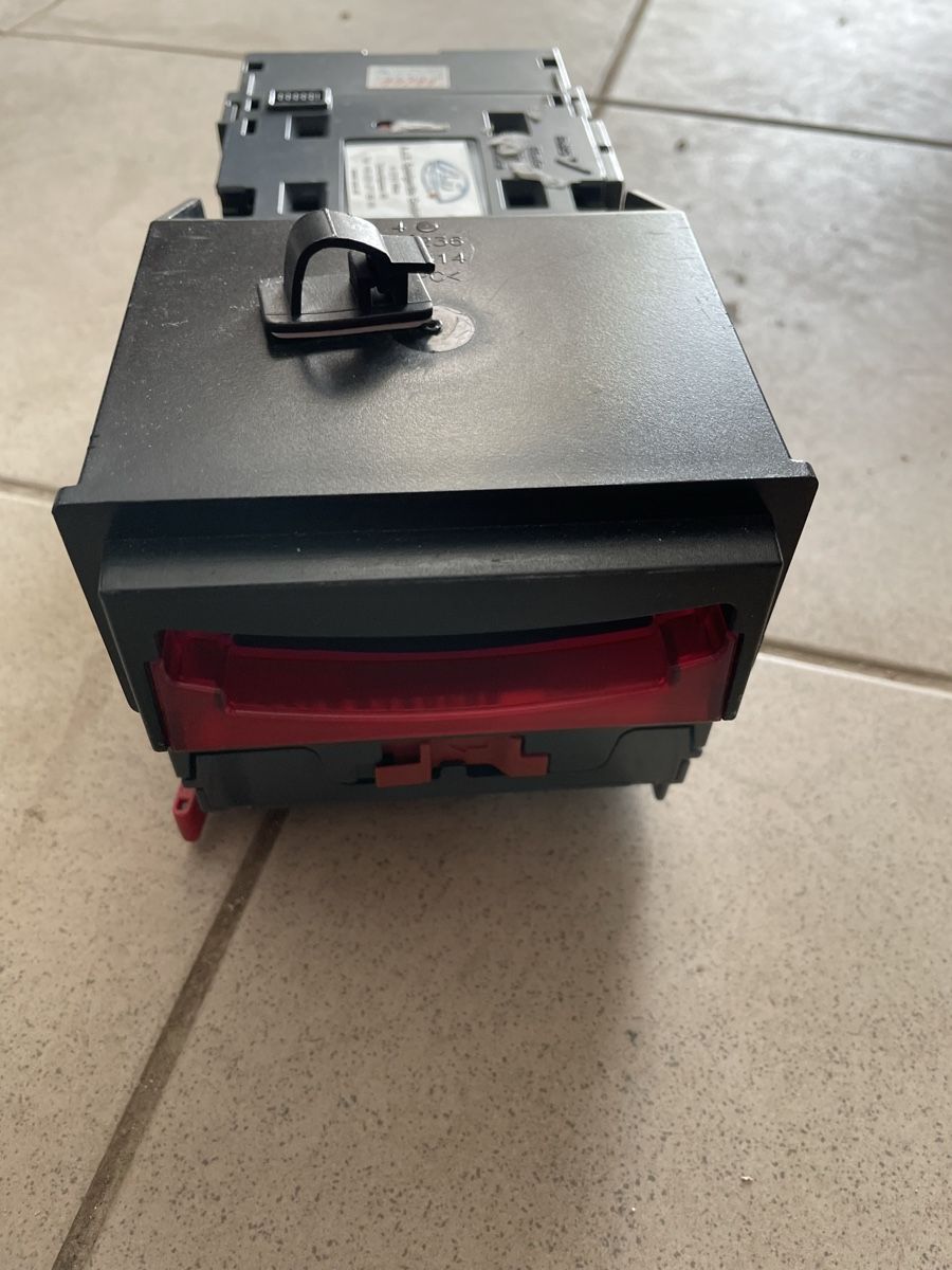 Slot Machine: Notenleser NV9 USB – Usato da Muri AG venduto da SwissConsultings 1