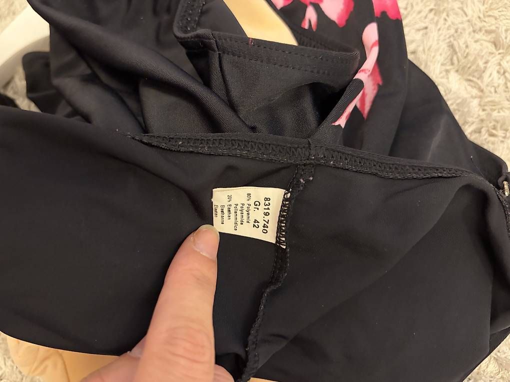 Costumi da bagno & Bikini: Badeanzug schwarz/rosa Gr 42 – Usato da Sevelen venduto da Ch_2026_1 4