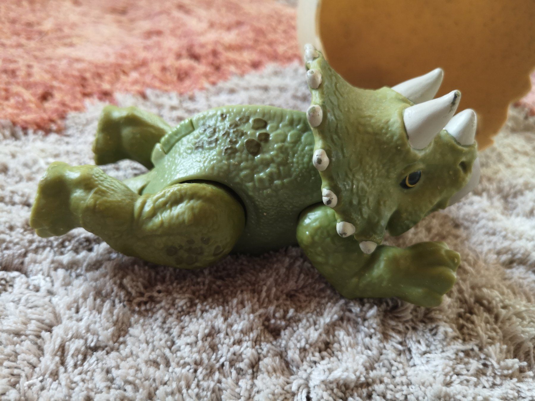 Spielzeuge: Jurassic World Baby-Dino mit Ei – Gebraucht aus Vordemwald von Esel04 4