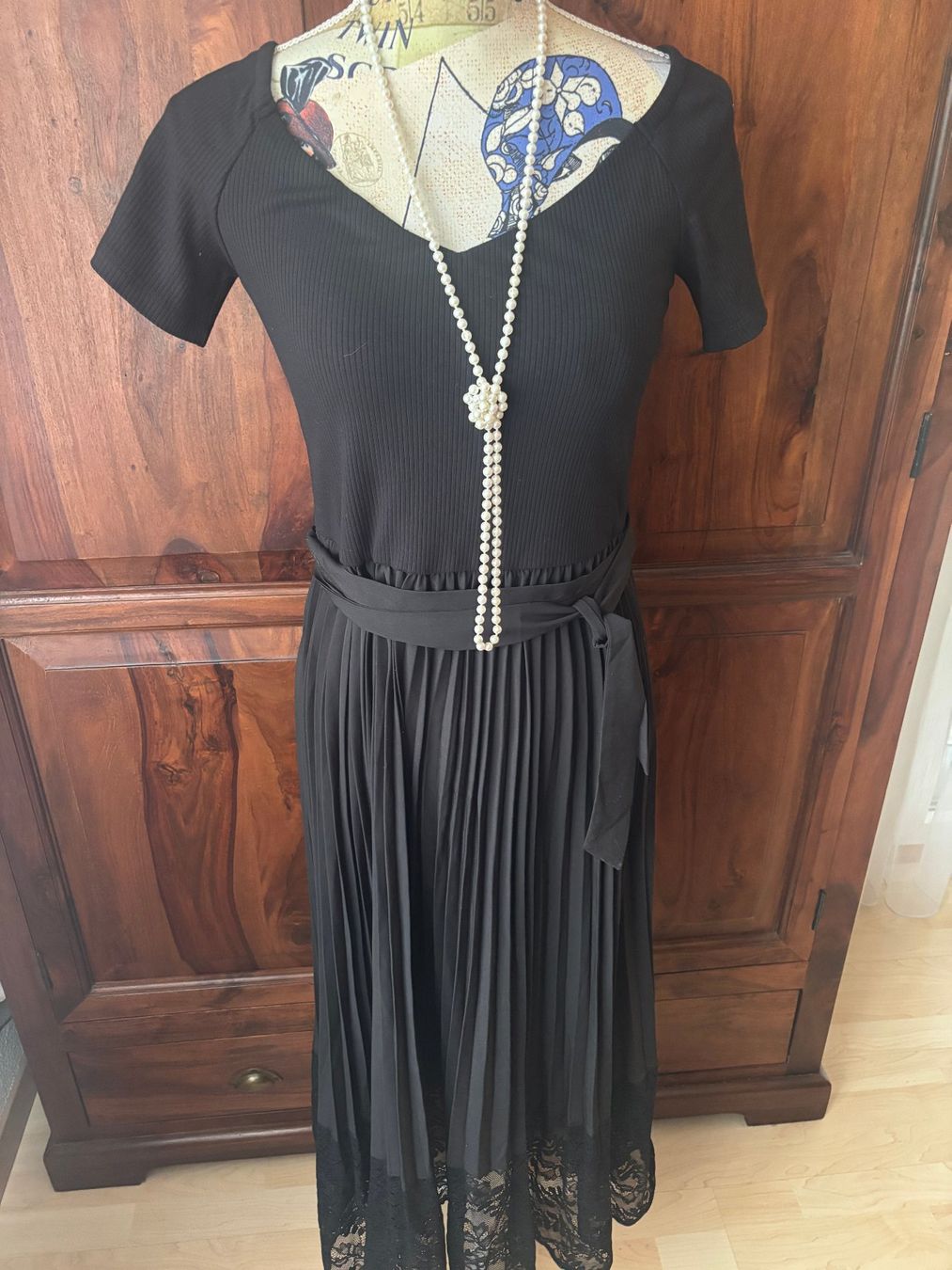Guess Vestiti: GUESS Kleid neuwertig – Nuovo (secondo la descrizione) da Merishausen venduto da yourdream 5