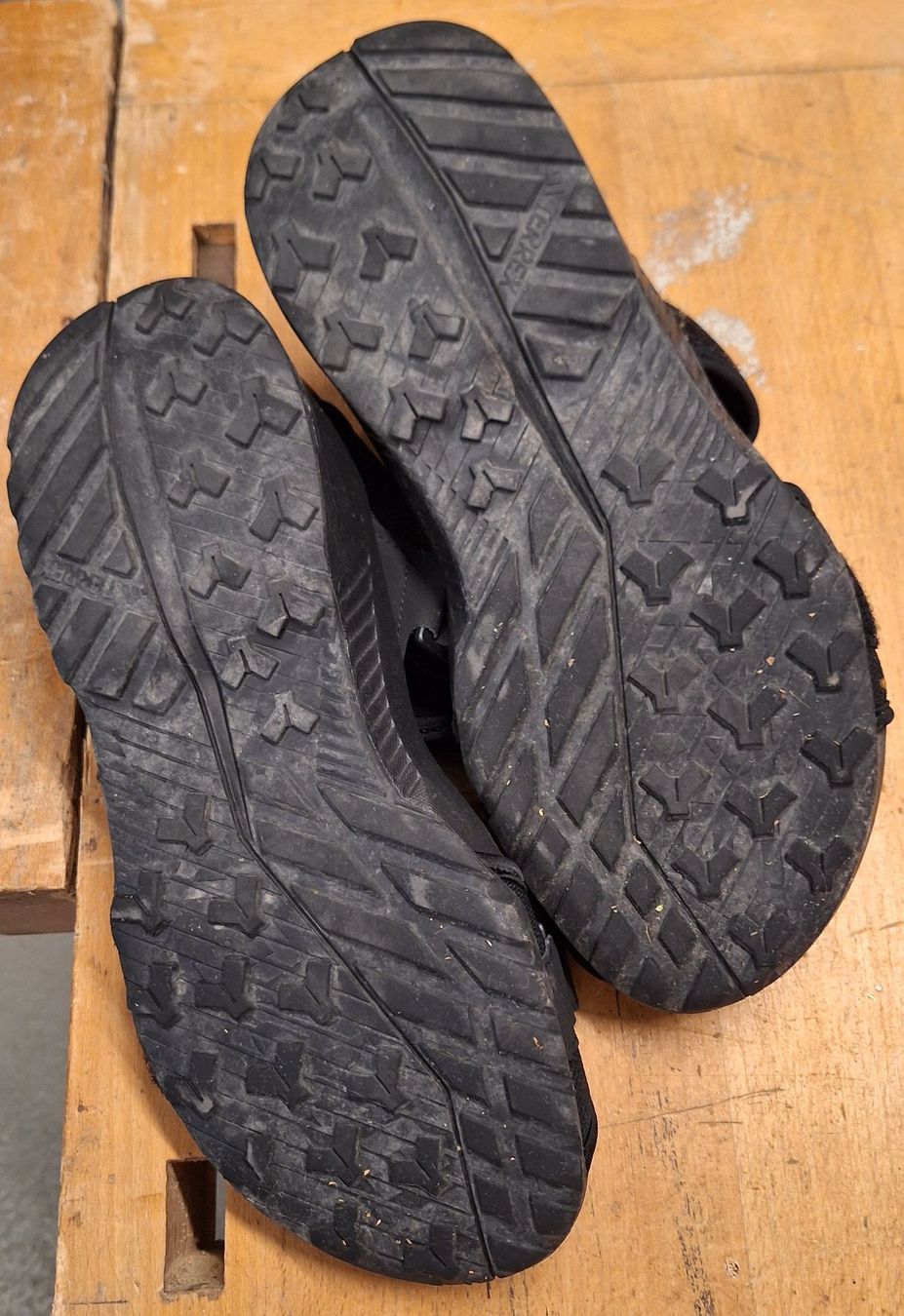 Adidas Scarpe da uomo: Trekking Sandalen – Usato da Russikon venduto da Mochx 2