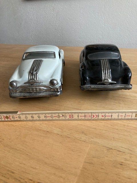 Spielzeuge: 2 Stück Oldtimer Blechautos 50-er Jahre Style – Gebraucht aus Affoltern am Albis von rollotomasi 3