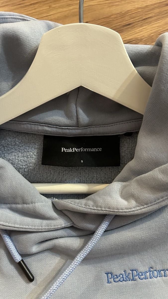 Peak Performance Maglioni & Felpe: Peak Performance Hoodie hellblau – Usato da Seengen venduto da nad_cn92 2