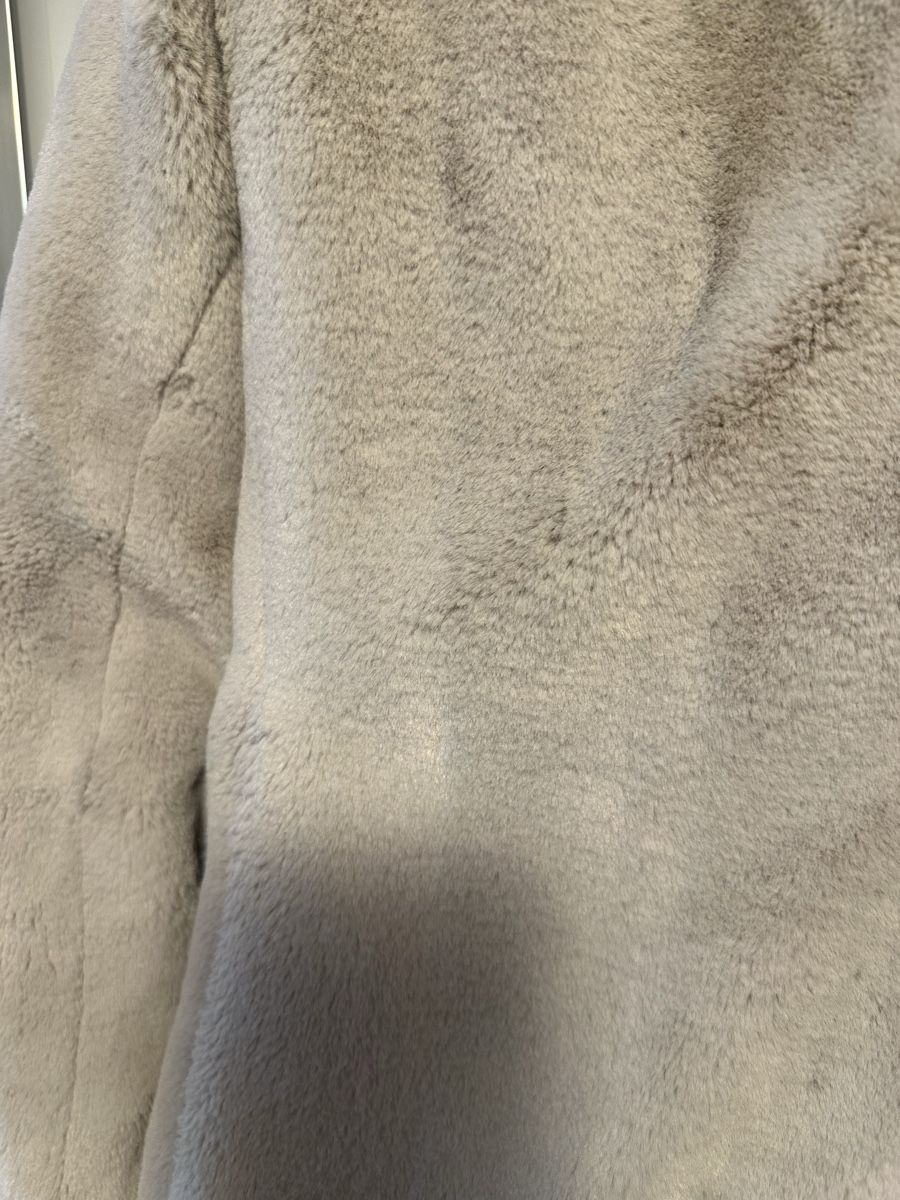 H&M Giacche: H&M Felljacke, Grösse S, beige. Kuschelig durch den Winter! – Usato da Zürich venduto da _aangela 2