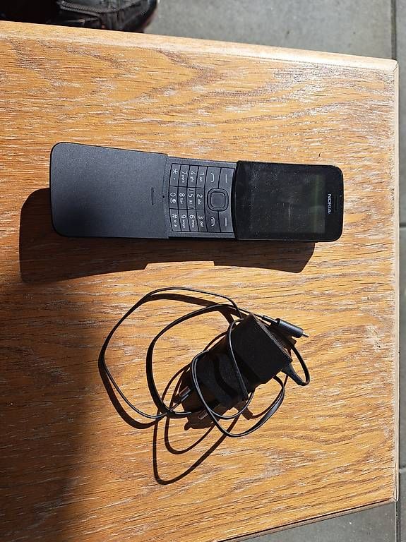 Portables: Nokia, neuauflage "Banane" – D'occasion à Augst BL par Peter12356 2