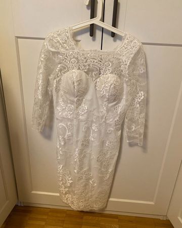 Standesamt Kleid mit Spitze und Rückenausschnitt UK 12
