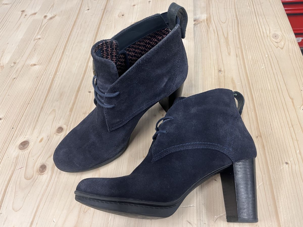 Tommy Hilfiger Scarpe da donna: Bottine Tommy Hilfiger 42 – Usato da Lausanne venduto da kamikazy 1