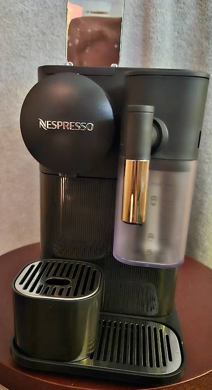 Nespresso Kaffeemaschinen & Espressomaschinen: De Longhi Nespresso Maschine – Gebraucht aus Schaffhausen von frauchiger-consultin 2