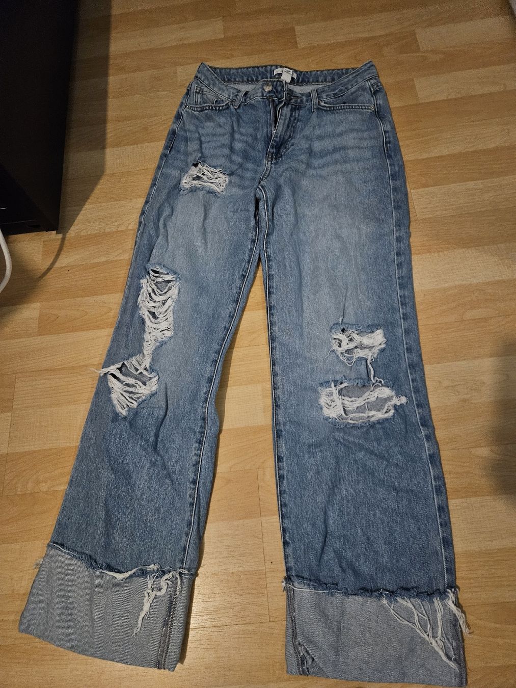 Jeans: Coole destroyed Jeans, hellblau, Grösse 34, neuwertig – Nuovo (secondo la descrizione) da Bern venduto da nad_nyx6 2