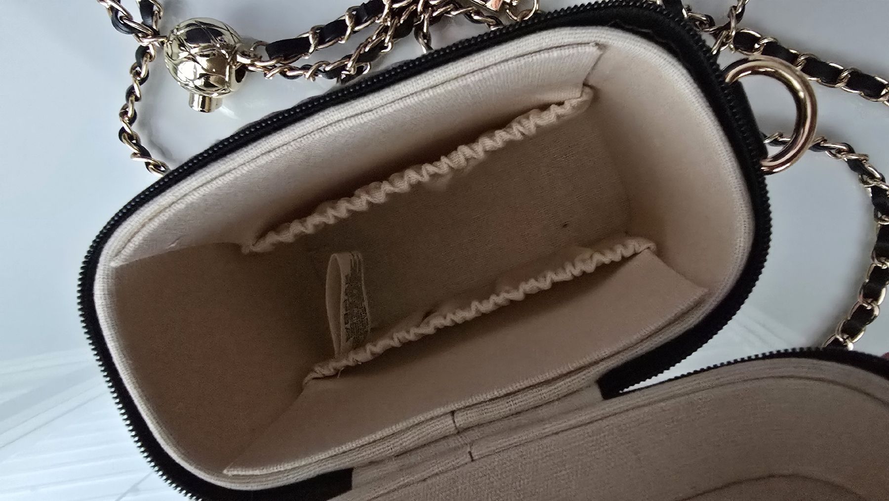 Chanel Cura del viso: Chanel Beauté Kosmetiktasche – Usato da wallisellen venduto da funkelsternchen5 1