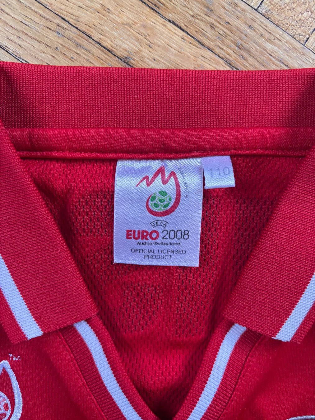 T-shirt: Maillot Euro 2008 taille 110 – Usato da Lausanne venduto da mel2dreams 3