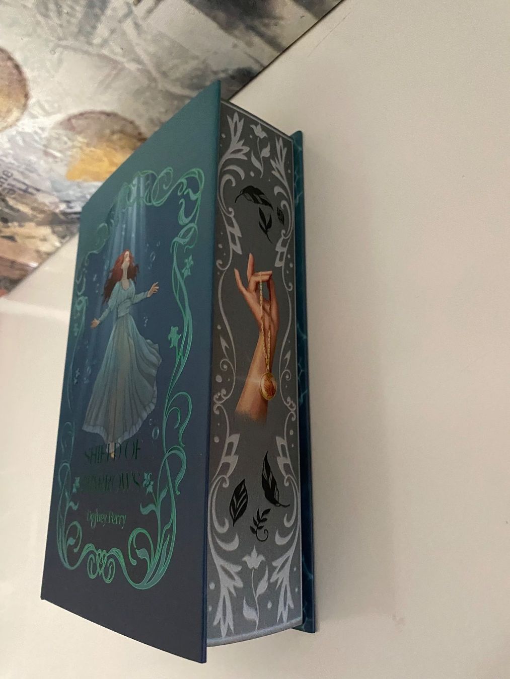 Bücher: Buch Shield of Sparrows Devney Perry Special Edition – Neu (gemäss Beschreibung) aus Fällanden von Maxim20 1