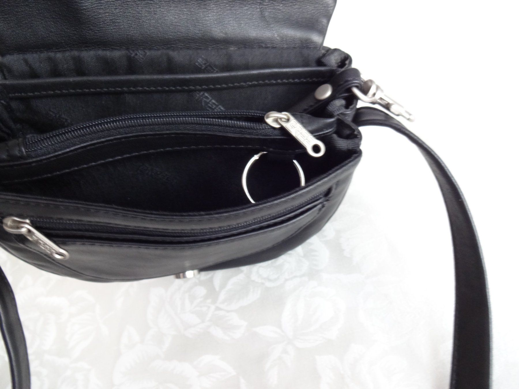 Bree Taschen für Damen: """ B R E E """ Echtleder Schwarze Umhängetasche. – Neu (gemäss Beschreibung) aus Frauenfeld von Riaa 7