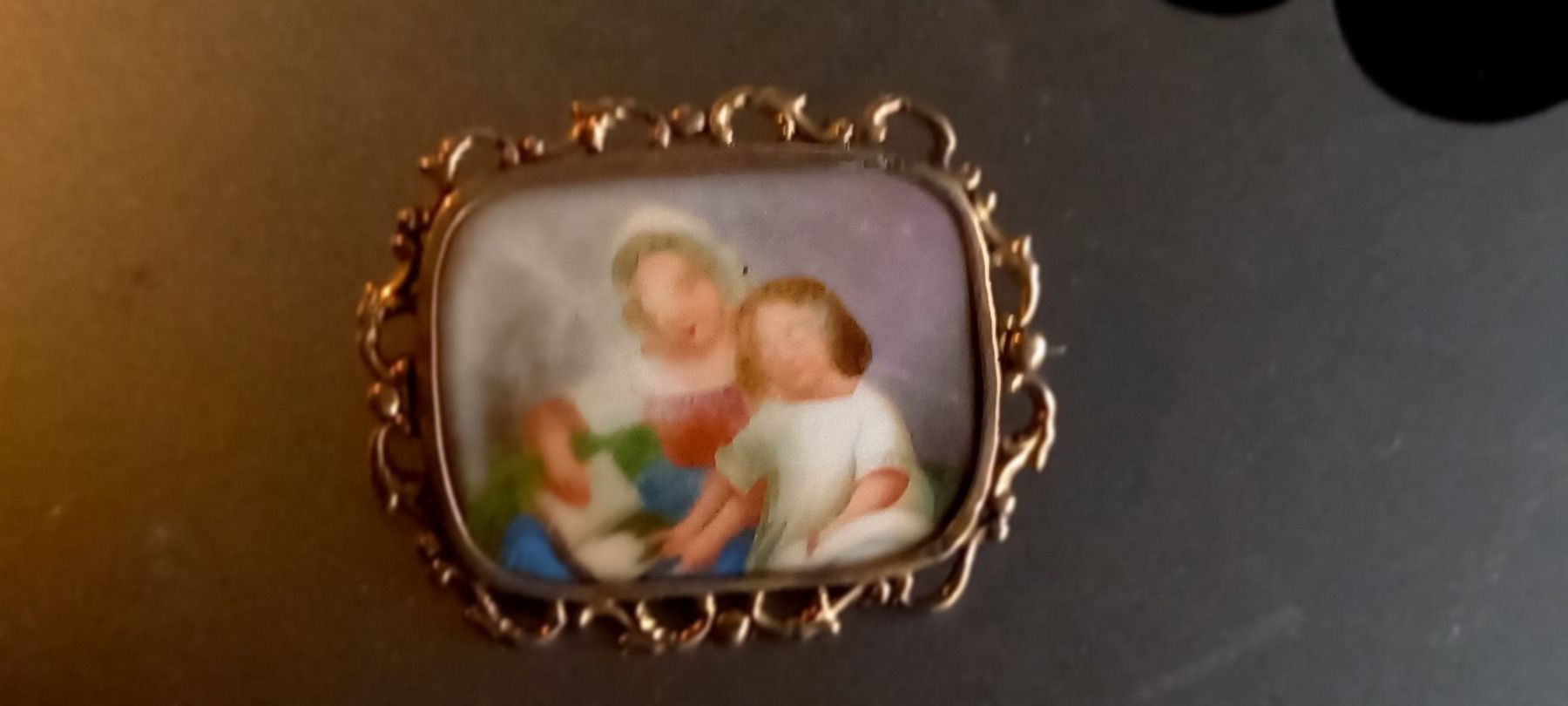 Broches & Aiguilles: Biedermeierbrosche Mutter mit Kind – D'occasion à Bischofszell par Joachim-115