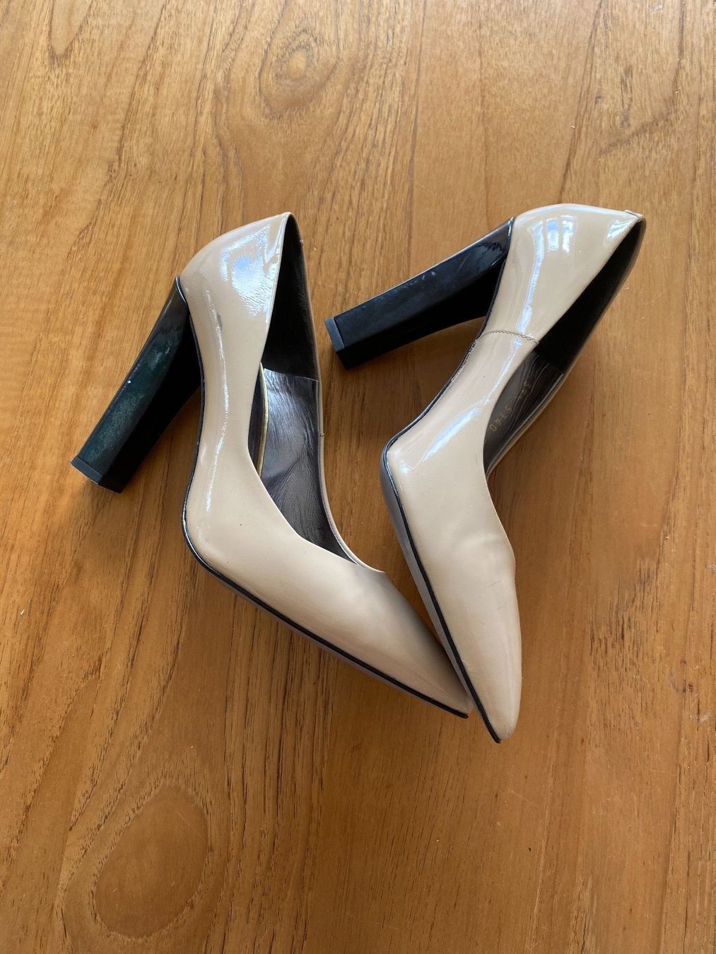 Damenschuhe: Gino Rossi Pumps in beige – Gebraucht aus Zürich von Grothschild 1