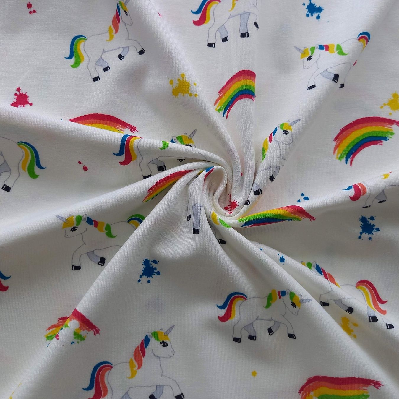 Tessuti: Jersey Regenbogen-Einhorn creme – Nuovo e nell'imballaggio originale da Winterthur venduto da Kimbana 2