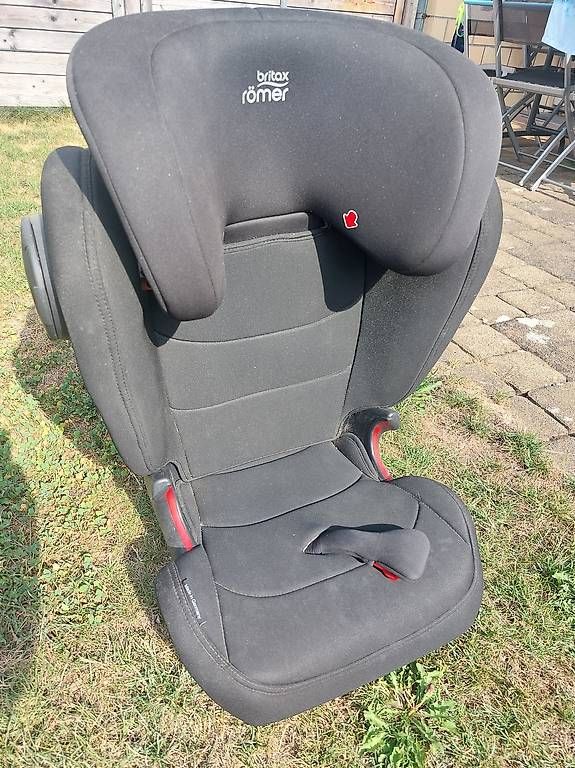 Britax Römer Auto-Kindersitze: Britax Römer KIDFIX 3 – Gebraucht aus Ettingen von Tf1