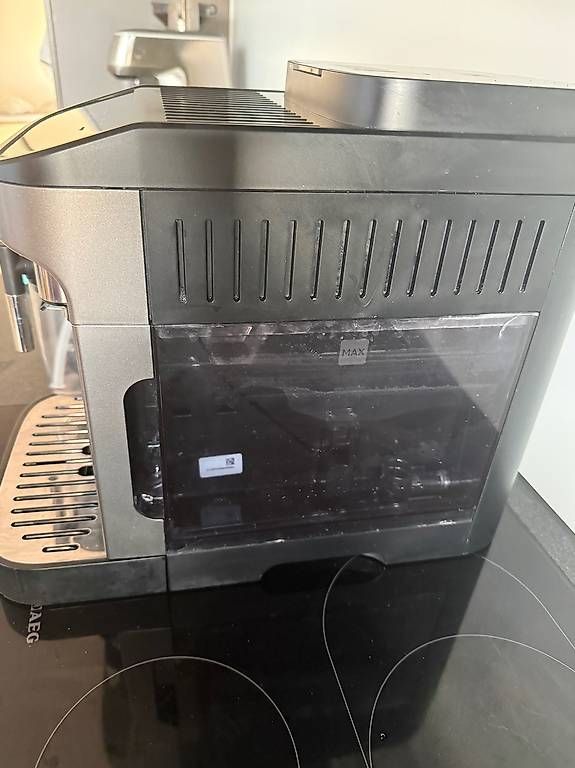 De'Longhi Machines à café & Machines à expresso: DeLonghi Magnifica ECAM290.81.TB – D'occasion à Liebefeld par chr_fr7d 2