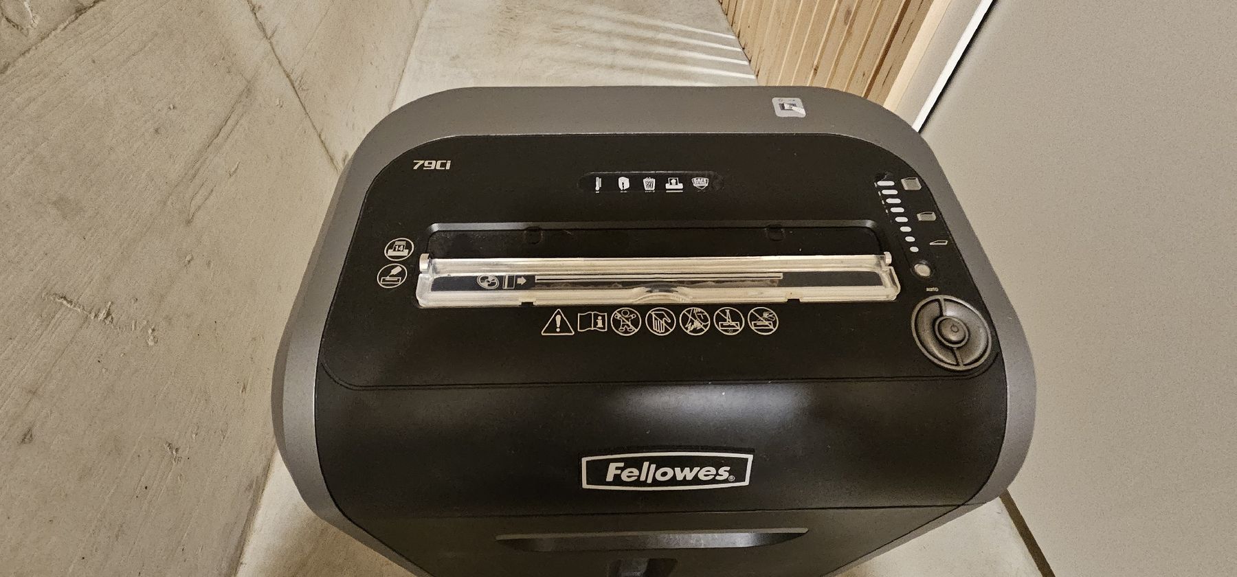Fellowes Distruggi documenti: Déchiqueteuse Fellowes Powershred 79Ci – Usato da Chézard-St-Martin venduto da rub_78fl