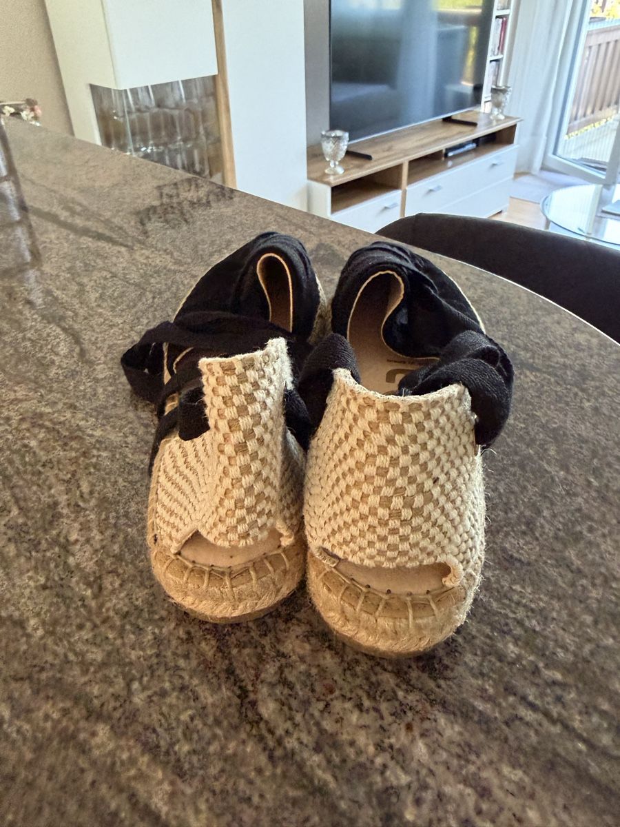 Scarpe da donna: Kanna Espadrilles Schwarz Gr. 36 Neu! – Nuovo (secondo la descrizione) da Langnau am Albis venduto da Schneeflocke92 4