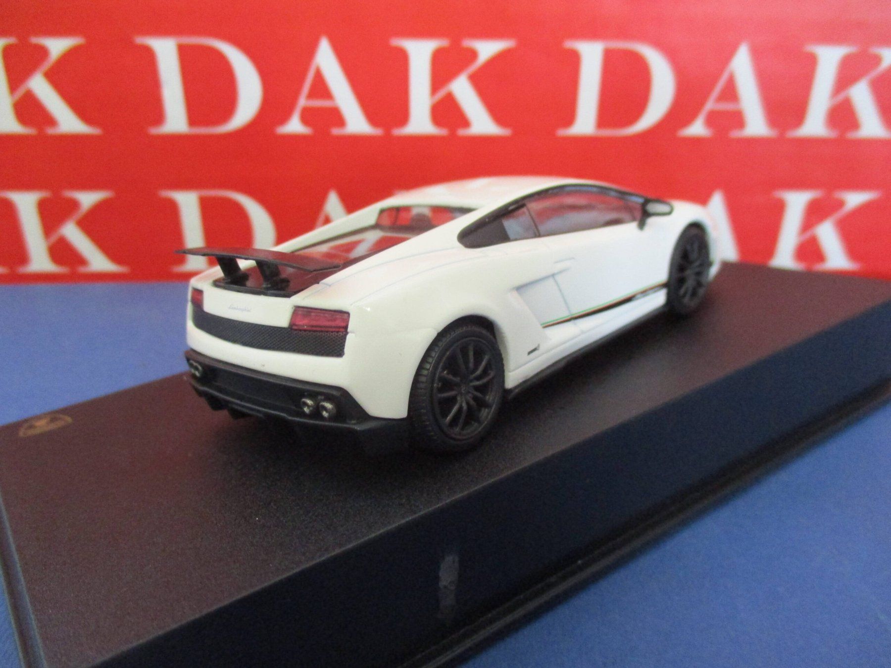 Lamborghini Modellini d'auto: Lamborghini Gallardo LP570-4 Superleggera 2010 weiss / – Nuovo e nell'imballaggio originale da Gerlafingen venduto da espero88 1