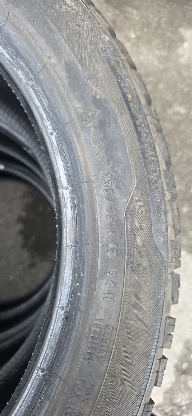Uniroyal Pneumatici & Ruote complete: Winterpneu 235/45/R17 M+S – Usato da herzogenbuchsee venduto da jamma01 4
