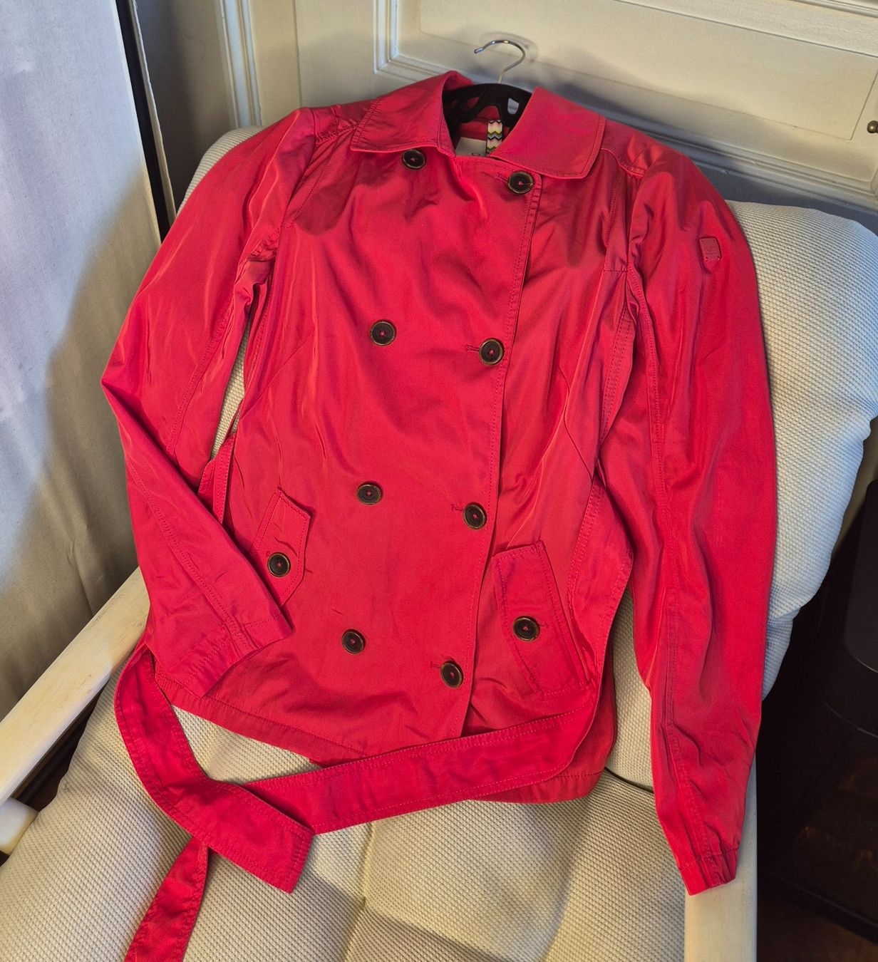 Cappotti: Roter Trenchcoat – Usato da Leissigen venduto da ali_k9v8 4