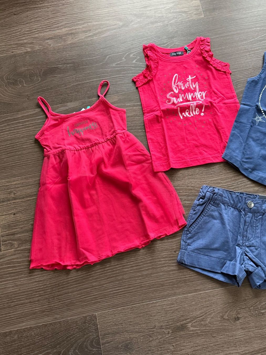 Lotti & Set di vestiti: Kleiderpaket Mädchen, fabrikneu 6 Artikel Grösse 92 – Nuovo (secondo la descrizione) da Eschenbach SG venduto da Peachick 3
