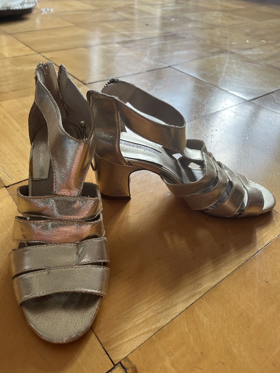 Zara Scarpe da donna: Goldige Pumps Zara – Usato da Zürich venduto da Shopmystyle 2
