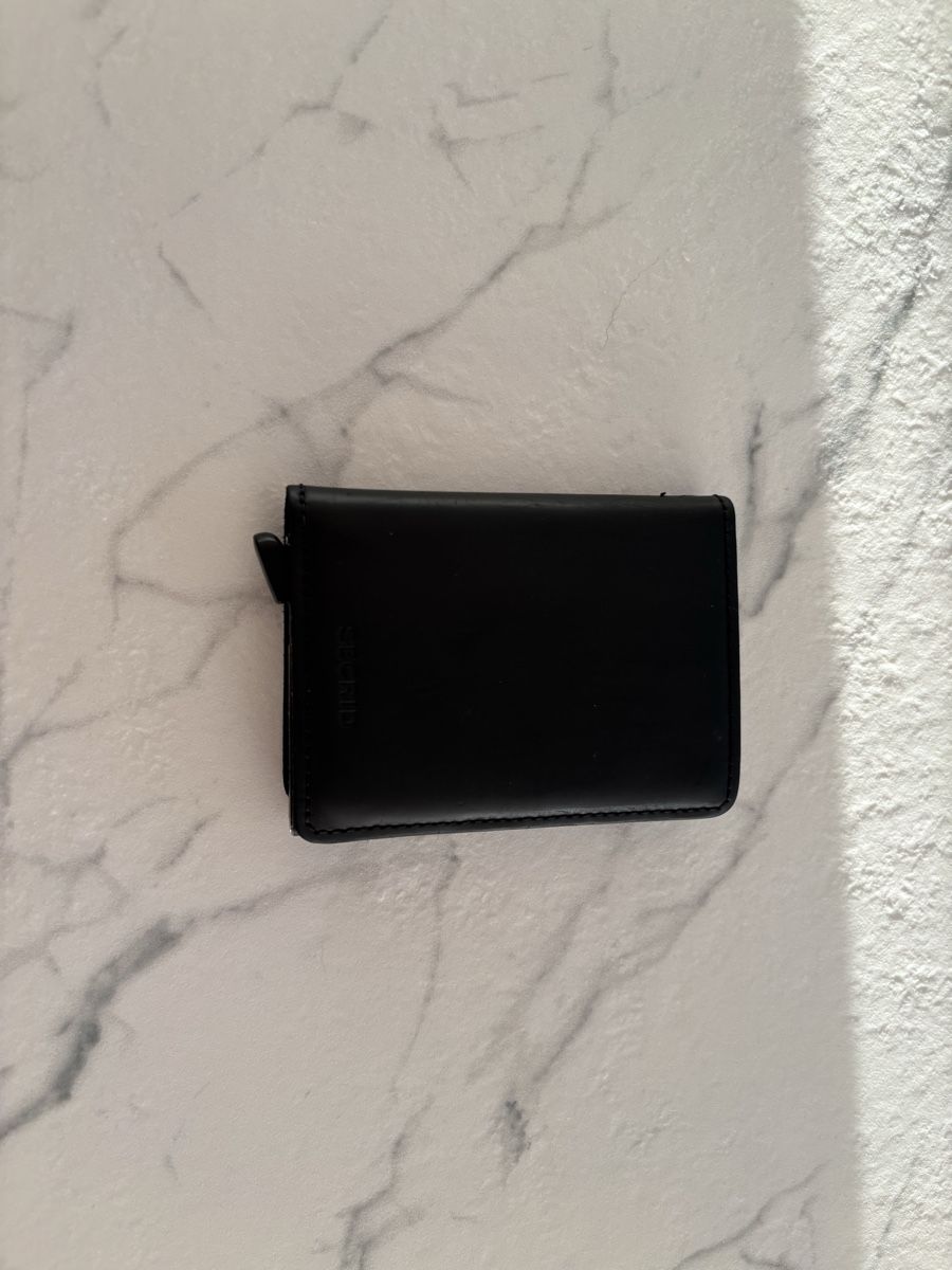 Altro in  Abbigliamento & Accessori: Secrid Cardholder schwarz  – Usato da Lömmenschwil venduto da tamara_cr