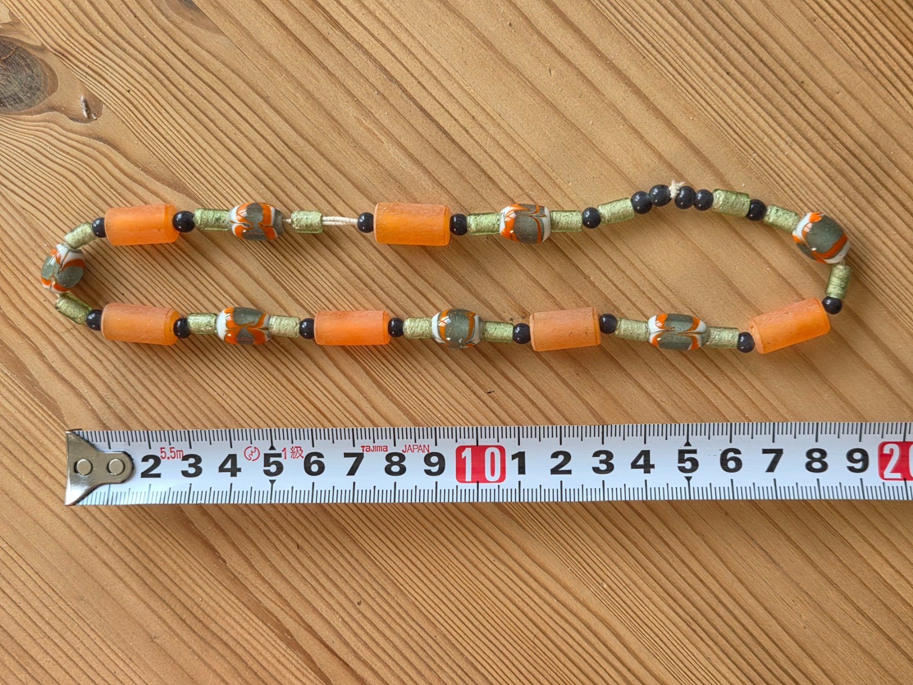 Catenine: Glashalskette, olive, orange, weiss, Modeschmuck – Usato da Liestal venduto da ITOlio