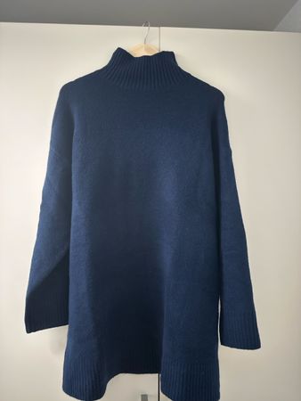 Zara Strickkleid, Gr. L, Dunkelblau, perfekt für den Winter