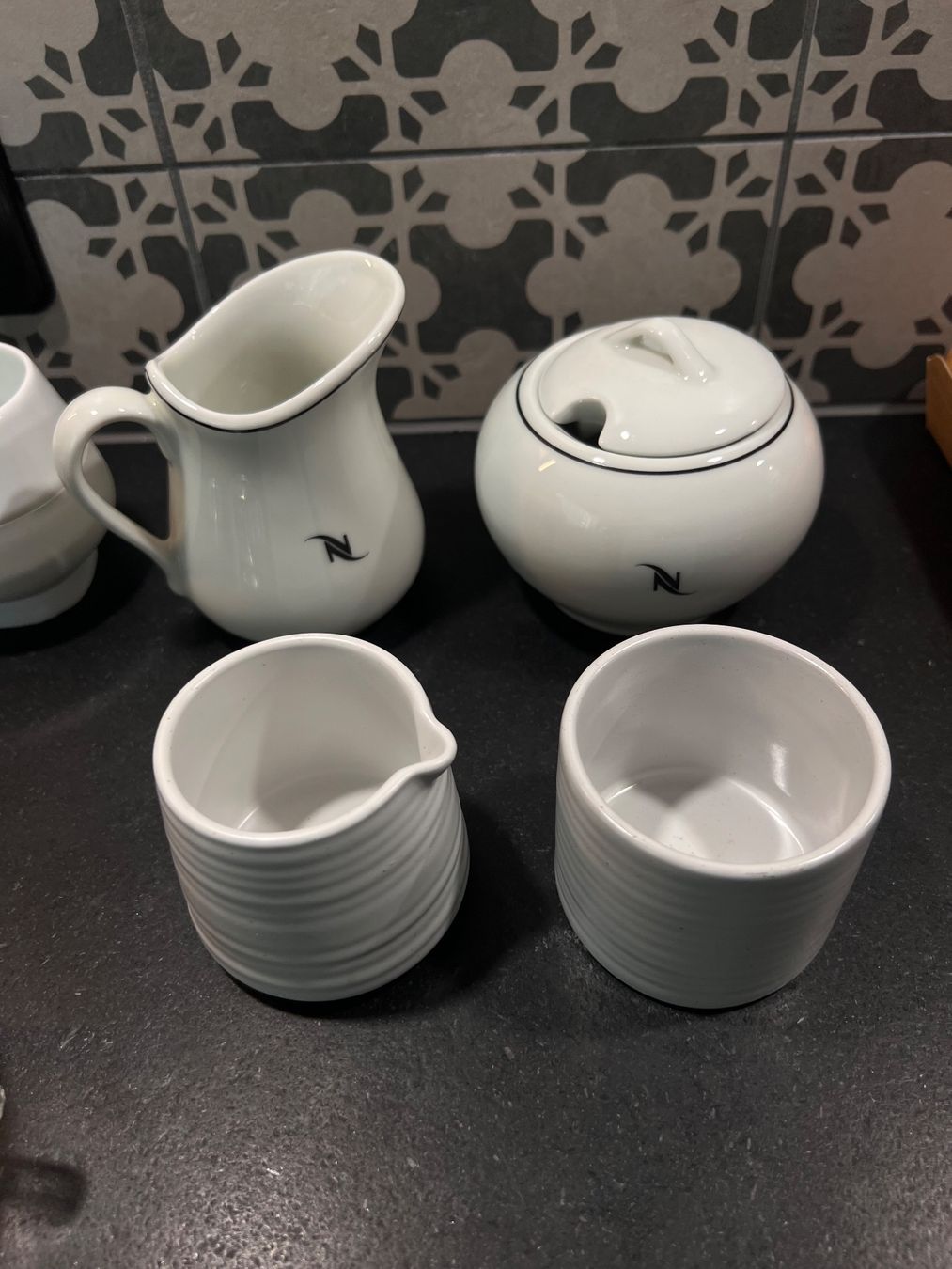 Set di piatti: NESPRESSO cup collection – Nuovo (secondo la descrizione) da Lausanne venduto da NYC67 1