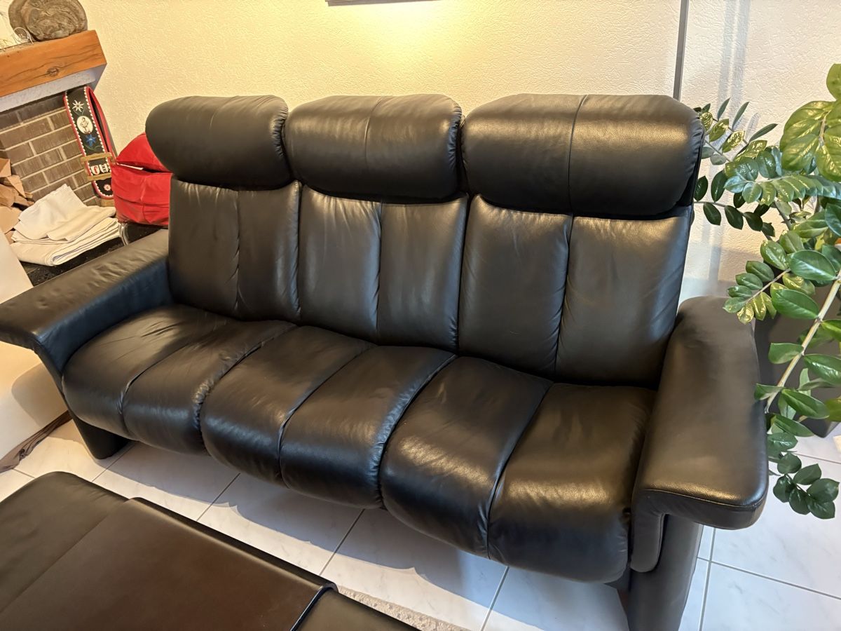 Divani: 3er Ledersofa mit Couchtisch – Nuovo (secondo la descrizione) da Zeihen venduto da My5tery 1