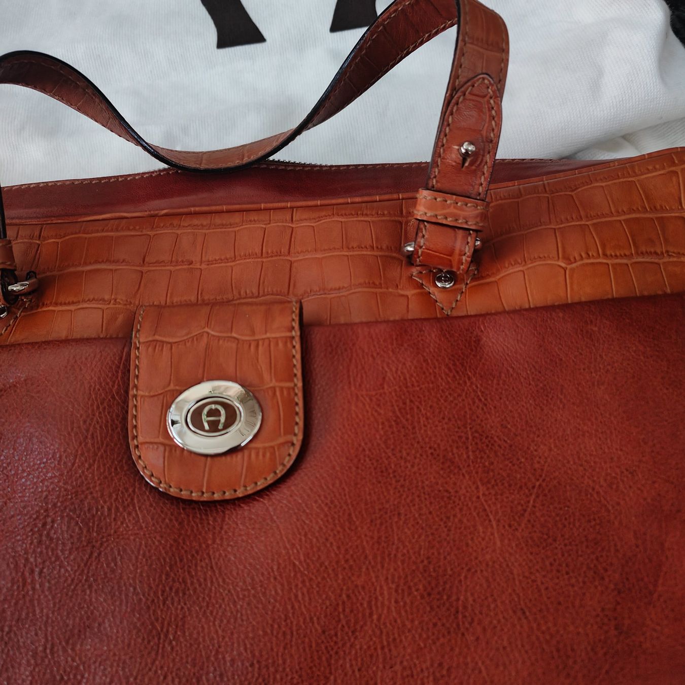 Aigner Valises & Sacs: Aktentasche – D'occasion à Zürich par Mumpfi9 2