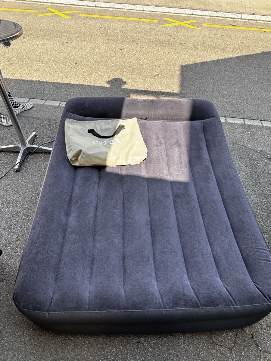 Betten: Intex Luftbett 190x150x45 cm – Neu (gemäss Beschreibung) aus Dietikon von mis_brocki