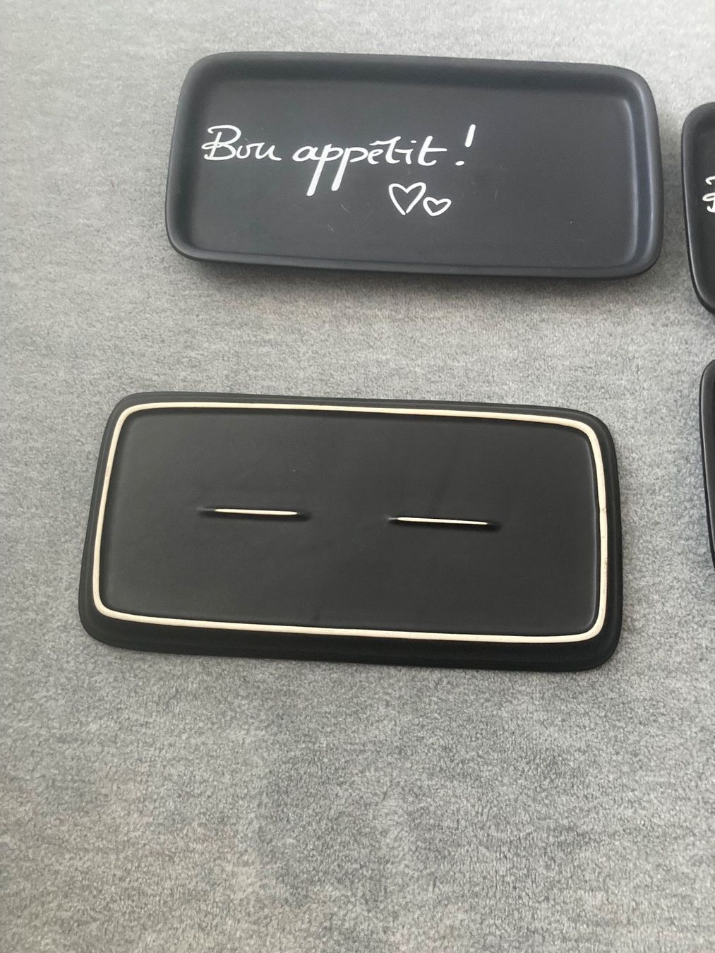 Teller: 4x Teller "Bon appétit!" schwarz – Gebraucht aus Gutenswil von Shallymaster 2