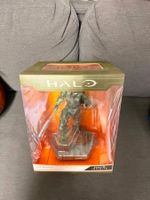 Dark Horse Halo Infinite Master Chief with Grappleshot 10