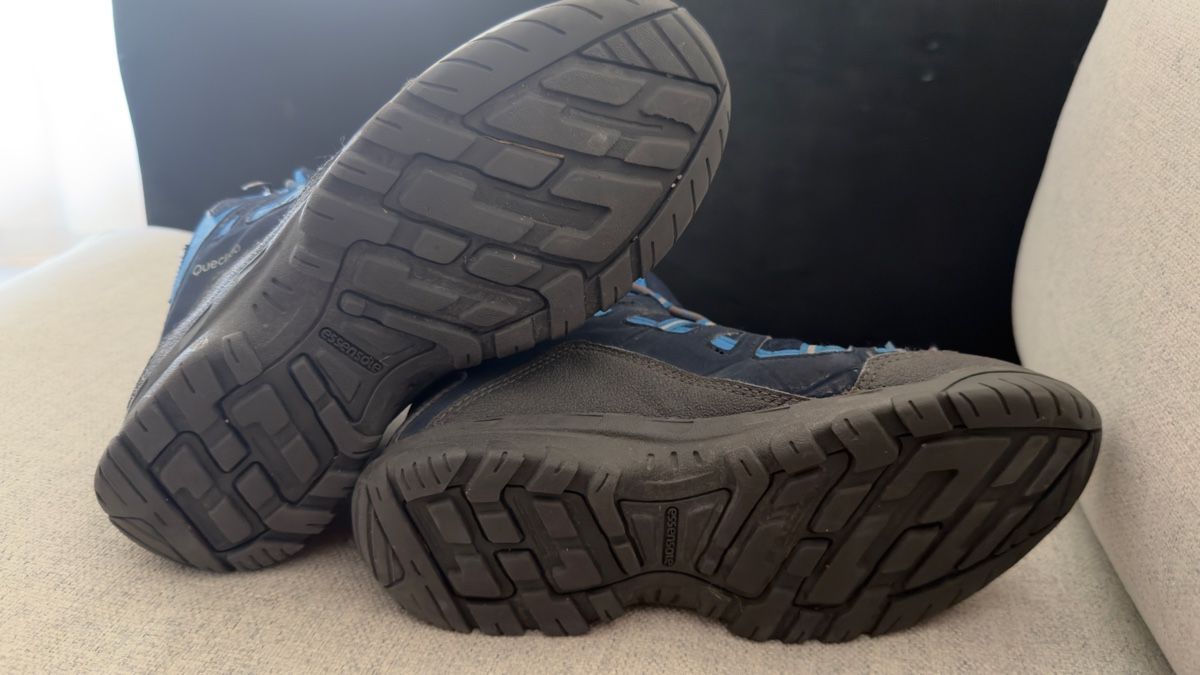 Decathlon Scarpe per ragazzi: Chaussures de marche Quechua bleu taille 36 – Usato da Riddes venduto da Elina. 5
