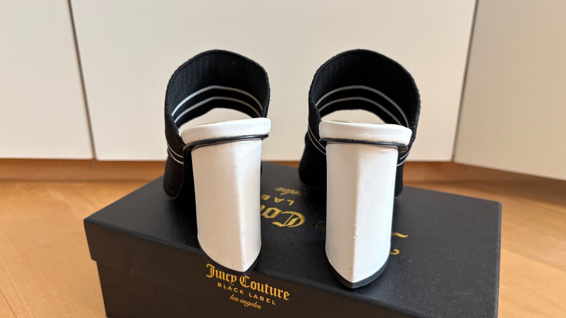 Juicy Couture Scarpe da donna: Juicy Couture heeled slide sandals size 37 – Nuovo (secondo la descrizione) da Adliswil venduto da fashionholic 2