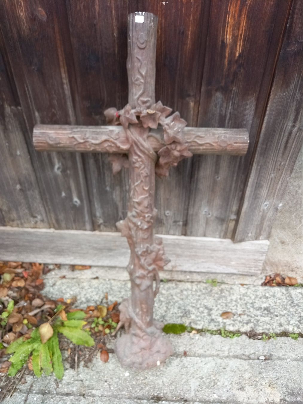 Sculptures & Statues: Croix de cimetière en fonte, très ancienne – D'occasion à Noiraigue par pel_ny7d