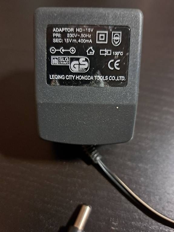 Caricabatterie: Netzteil Ladegerät Netzadapter 15V gebraucht – Usato da Rothrist venduto da sal_k6ss
